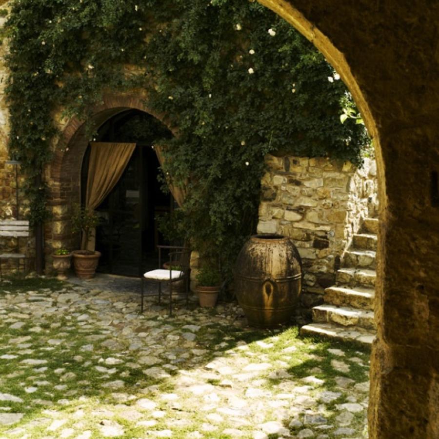 I used this image when creating the cobbled yet grassy courtyard with a fountain where my character Nina Monterossa reveals a big secret to her new friend Skye in The Luna Legacy.