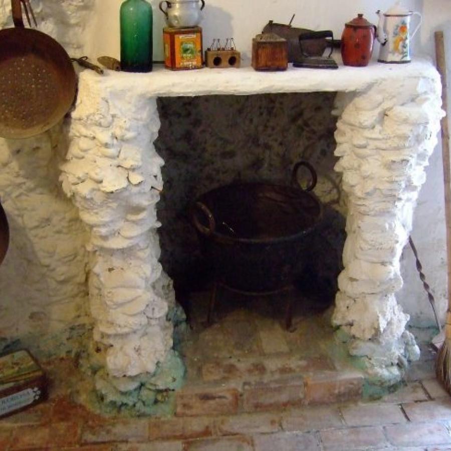 Cave House Kitchen In Granada Featured In The Luna Legacy - I used this image to inspire me when writing a scene that takes place in Carmen's Granada cave house. Who is Carmen and what happens in her kitchen? Find out in The Luna Legacy.